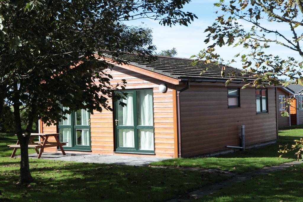 Atlantic Bays Holiday Park Saint Ervan Exterior photo